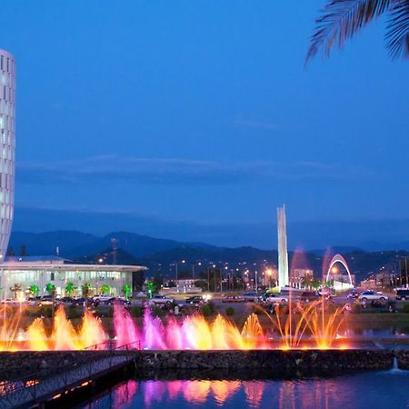 Mar Nero Batumi Bagian luar foto