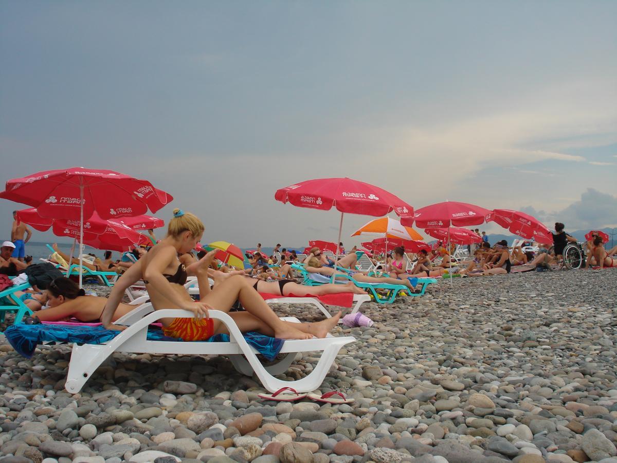 Mar Nero Batumi Bagian luar foto