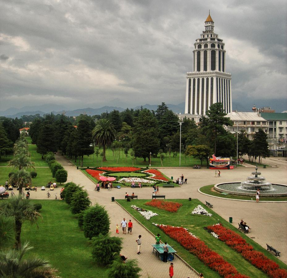 Mar Nero Batumi Bagian luar foto