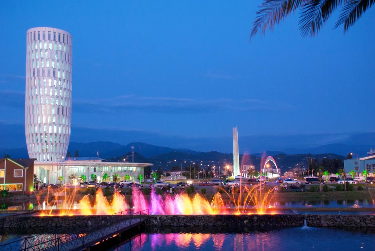 Mar Nero Batumi Bagian luar foto