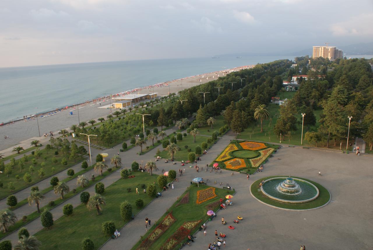 Mar Nero Batumi Bagian luar foto