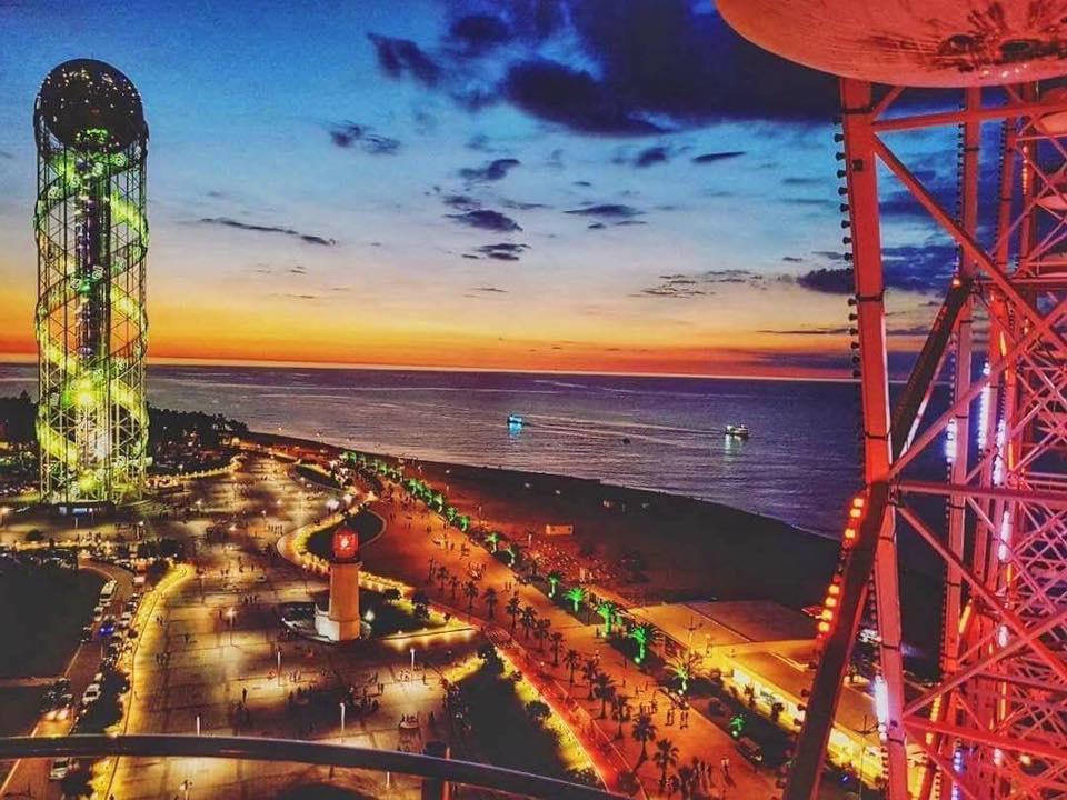 Mar Nero Batumi Bagian luar foto